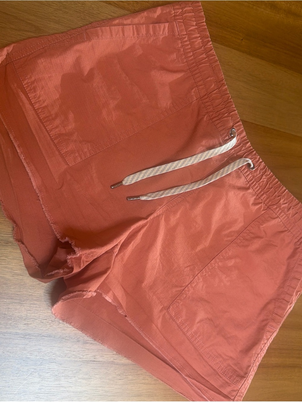 Vuori Women's Size Medium Orange Vintage Ripstop Shorts 3"